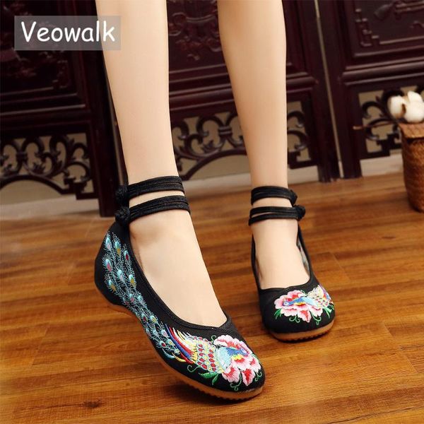 veowalk peacock embroidered women soft canvas ballet flats mid chinese old beijing woman casual cotton embroidery shoes, Black
veowalk peacock embroidered women soft canvas ballet flats mid chinese old beijing woman casual cotton embroidery shoes, Black