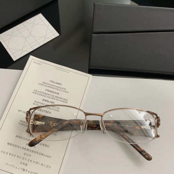 eleglant new luxury 2020 54-17-140 temple cd3714 exqusite prescription case halfrim small pure-titanium for wide glasses with full-set tgum, White;black
eleglant new luxury 2020 54-17-140 temple cd3714 exqusite prescription case halfrim small pure-titanium for wide glasses with full-set tgum, White;black