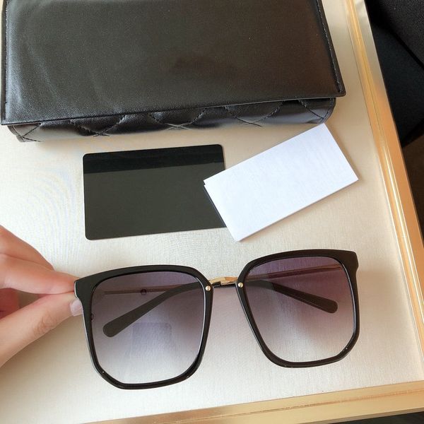 2020 new fashion selling women sunglasses 5326 square frame popular generous and elegant style uv400 protection eyewear with box, White;black
2020 new fashion selling women sunglasses 5326 square frame popular generous and elegant style uv400 protection eyewear with box, White;black