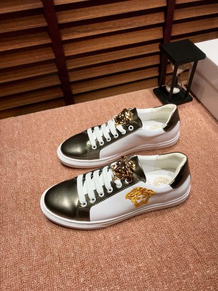 2020 autumn men's low-cut leather casual shoes, fashion wild sports shoes, original packaging shoe box delivery, yardage: 38-45
2020 autumn men's low-cut leather casual shoes, fashion wild sports shoes, original packaging shoe box delivery, yardage: 38-45