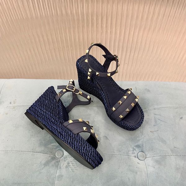 2020 summer luxury women wedges platform sandals stylish rivets flat rome sandals women, Black
2020 summer luxury women wedges platform sandals stylish rivets flat rome sandals women, Black