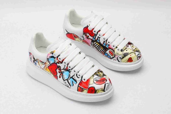 r luxury casual shoes, stylish flat ace sneakers, trendy and comfortable speeding graffiti, size 35-45 with original box
r luxury casual shoes, stylish flat ace sneakers, trendy and comfortable speeding graffiti, size 35-45 with original box