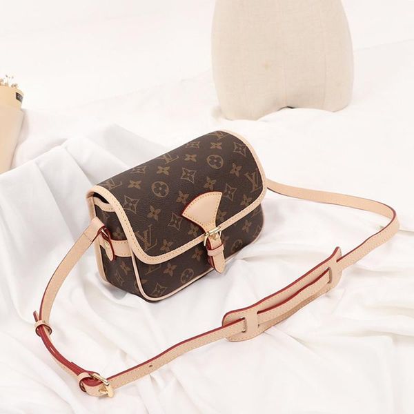 fast delivery vintage women bag leather shoulder small flap messenger bags designer luxury envelope crossbody bags sale with origin box
fast delivery vintage women bag leather shoulder small flap messenger bags designer luxury envelope crossbody bags sale with origin box