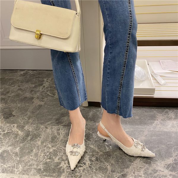 2020 summer fashion women white black low heels sandals closed toe crystal slingback sandals luxury designer party shoes cs10
2020 summer fashion women white black low heels sandals closed toe crystal slingback sandals luxury designer party shoes cs10