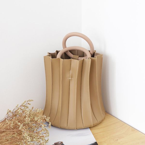 2020 women new fashion pleated concise elegant wooden ring handle all-match bag bucket bag shoulder crossbody office daily
2020 women new fashion pleated concise elegant wooden ring handle all-match bag bucket bag shoulder crossbody office daily