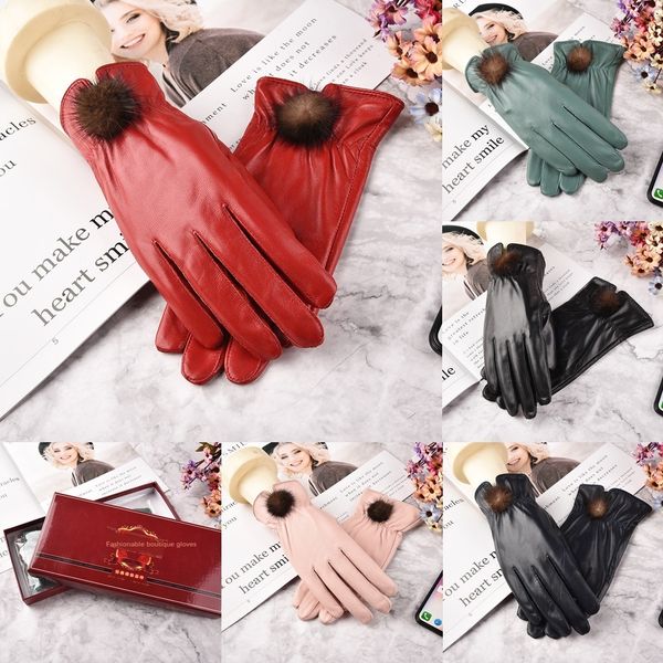 2019 new sheepskin women's autumn and winter travel snow fur outdoor sports and gloves ball decoration outdoor sports riding gloves
2019 new sheepskin women's autumn and winter travel snow fur outdoor sports and gloves ball decoration outdoor sports riding gloves
