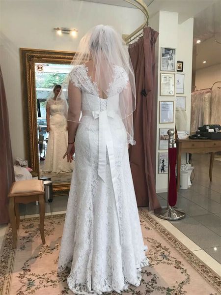 elegant sheath wedding dresses tulle floor length formal bridal gowns lace appliques customize wedding dress with sash, White
elegant sheath wedding dresses tulle floor length formal bridal gowns lace appliques customize wedding dress with sash, White
