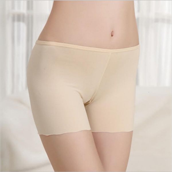 2020 selling female women high waist ice silk briefs seamless elastic pants short leggings white black skin
2020 selling female women high waist ice silk briefs seamless elastic pants short leggings white black skin