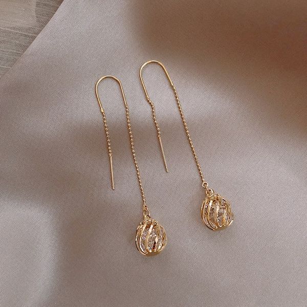 dominated women korean long tassels metal hollow ball design fine crystal drop earrings 2020 classic style new earrings jewelry, Silver
dominated women korean long tassels metal hollow ball design fine crystal drop earrings 2020 classic style new earrings jewelry, Silver