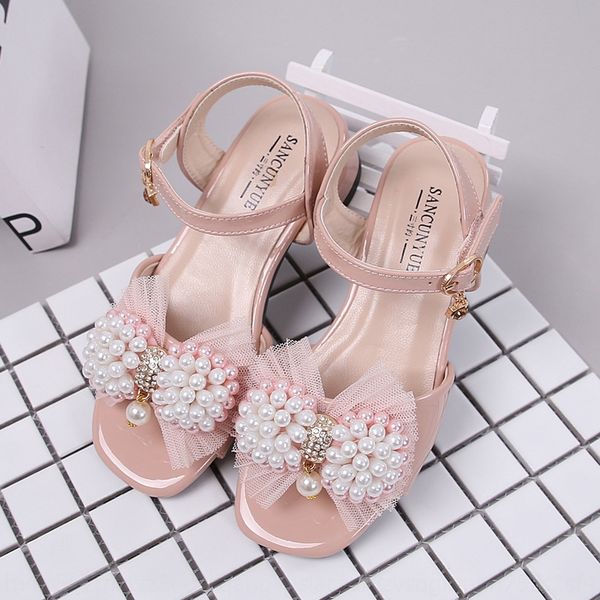 203 children's and children's sandals shoes girls' sandals 2020 new bright leather pearl bow thick heel princess shoes, Black;red
203 children's and children's sandals shoes girls' sandals 2020 new bright leather pearl bow thick heel princess shoes, Black;red