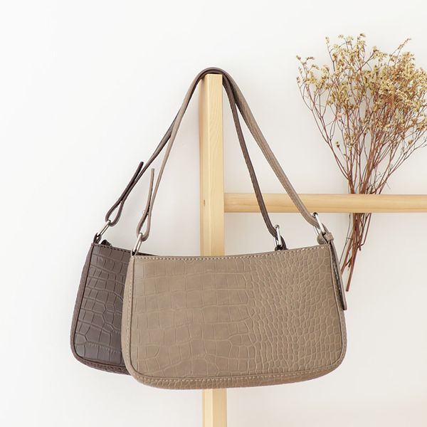 2020 new fashion designer cute alligator pu concise elegant retro all-match shoulder bag handbag office daily
2020 new fashion designer cute alligator pu concise elegant retro all-match shoulder bag handbag office daily