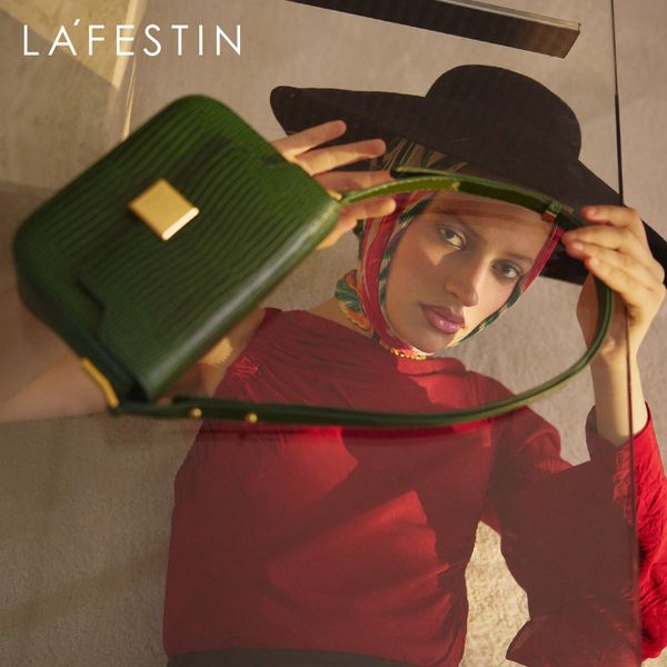 la festin 2020 new retro all-match lizard pattern leather knight women's shoulder messenger handbag trend
la festin 2020 new retro all-match lizard pattern leather knight women's shoulder messenger handbag trend