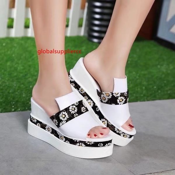 the latest leather platform wedge slippers women slippers slippers drivers sandals slides sneakers leather slipper real, Black;green
the latest leather platform wedge slippers women slippers slippers drivers sandals slides sneakers leather slipper real, Black;green