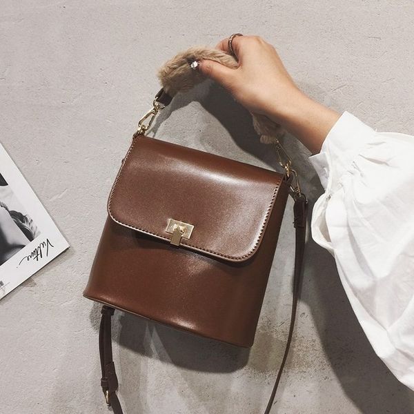 2020 new bucket women's korean fashion single hand all-match solid color shoulder bag single shoulder messenger bag
2020 new bucket women's korean fashion single hand all-match solid color shoulder bag single shoulder messenger bag