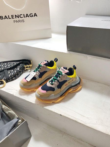 2020f designer to create casual and comfortable all-match sports shoes, travel shoes outsole non-slip design with original box delivery, Black
2020f designer to create casual and comfortable all-match sports shoes, travel shoes outsole non-slip design with original box delivery, Black