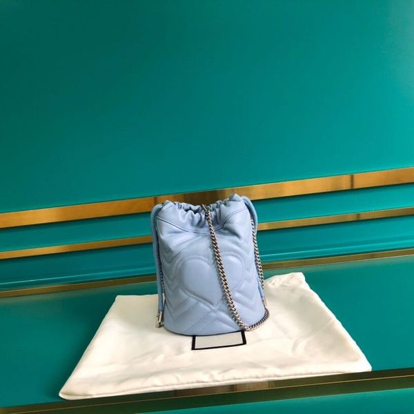 classic lady diagonal cross bag 7a high-end leisure fashion style adopts imported cowhine original factory hardware exquisite workmanship
classic lady diagonal cross bag 7a high-end leisure fashion style adopts imported cowhine original factory hardware exquisite workmanship