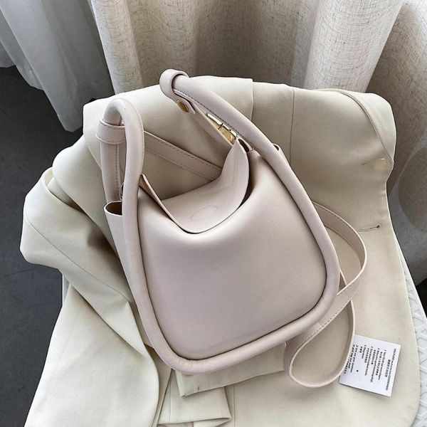 сплошные цвета кожа pu ковш сумки для женщин 2020 summer simple lady crossbody плеча сумки повелительницы totes
сплошные цвета кожа pu ковш сумки для женщин 2020 summer simple lady crossbody плеча сумки повелительницы totes