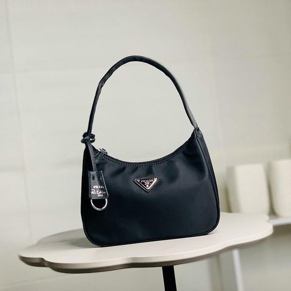 new arrival women simple style zipper armpit bag fashion classic shoulder bags with origin box ladies hobo bag fast ship
new arrival women simple style zipper armpit bag fashion classic shoulder bags with origin box ladies hobo bag fast ship