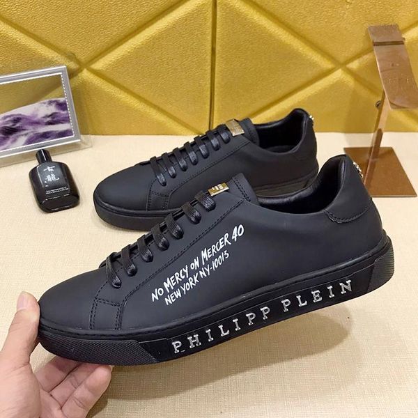 low mens shoes luxury fashion comfortable zapatillas hombre sneakers breathable style design lace -up black and white shoes 
low mens shoes luxury fashion comfortable zapatillas hombre sneakers breathable style design lace -up black and white shoes