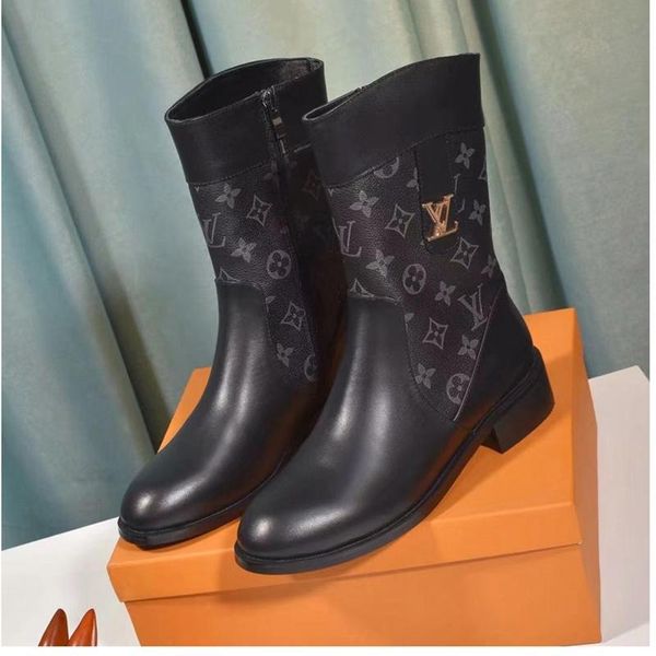 2020qb new ladies casual fashion short boots luxury ladies travel party shoes, leather material fast delivery original box packaging, Black
2020qb new ladies casual fashion short boots luxury ladies travel party shoes, leather material fast delivery original box packaging, Black