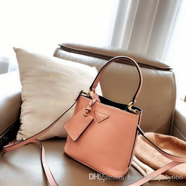designer handbag tote bag famous shoulder bags real leather handbags fashion crossbody bag female business lapbags
designer handbag tote bag famous shoulder bags real leather handbags fashion crossbody bag female business lapbags