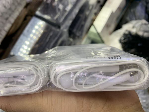original 7-generation 8p with new paper packing headset headphone with remote and mic for max pro x lighting eadphone
original 7-generation 8p with new paper packing headset headphone with remote and mic for max pro x lighting eadphone