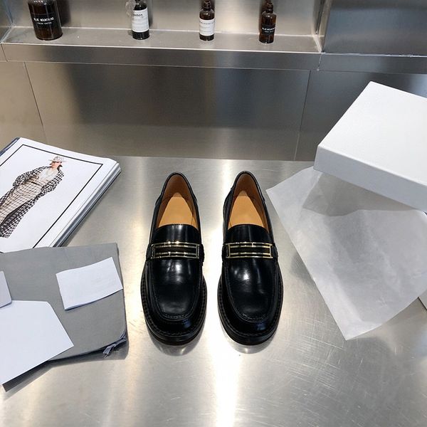 designer womens leather shoes luxury black metal button coat of paint round head loafers with box size 35-40
designer womens leather shoes luxury black metal button coat of paint round head loafers with box size 35-40
