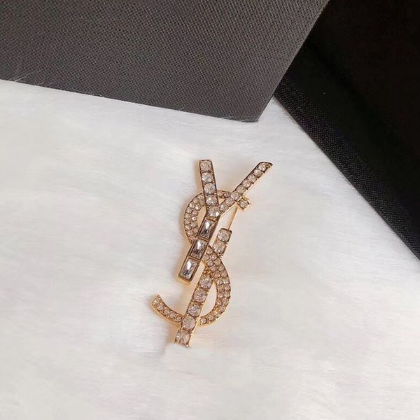 c1887 popular letter style design brooch inlaid crystal brooch women's and men's fashion jewelry accessorie, Gray
c1887 popular letter style design brooch inlaid crystal brooch women's and men's fashion jewelry accessorie, Gray