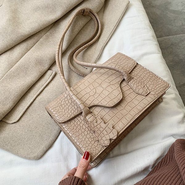 women shoulder bag handbag 2020 fall winter new designer fashion crocodile pattern messenger bag vintage tote
women shoulder bag handbag 2020 fall winter new designer fashion crocodile pattern messenger bag vintage tote