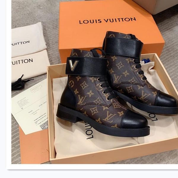 25 designer luxury casual fashion short boots, outdoor casual travel shoes, fast delivery, original box, Black
25 designer luxury casual fashion short boots, outdoor casual travel shoes, fast delivery, original box, Black