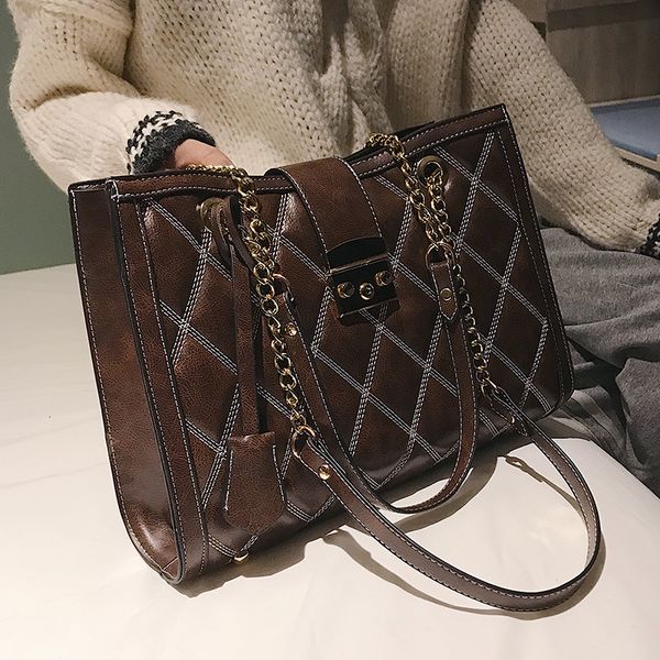 women's bag 2020 new women's single shoulder messenger fashion lock large capacity rhombus chain bag
women's bag 2020 new women's single shoulder messenger fashion lock large capacity rhombus chain bag