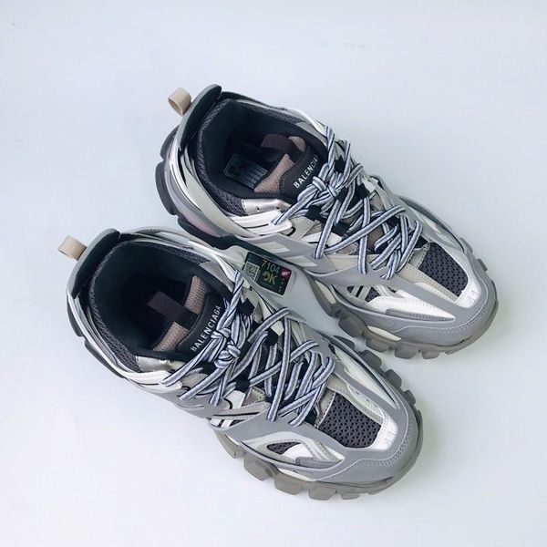 2020lu designer to create casual and comfortable all-match sports shoes, travel shoes outsole non-slip design with original box delivery, Black 
2020lu designer to create casual and comfortable all-match sports shoes, travel shoes outsole non-slip design with original box delivery, Black