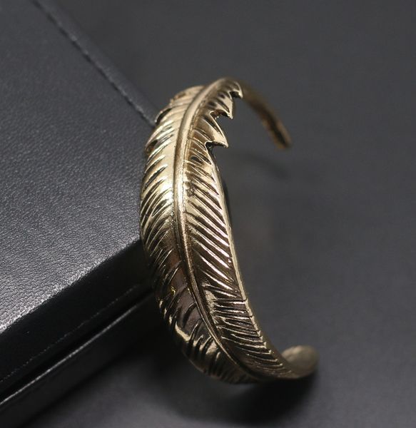new monserat de lucca brass feather bracelet moq of a vintage leaf bracelet, Golden;silver
new monserat de lucca brass feather bracelet moq of a vintage leaf bracelet, Golden;silver