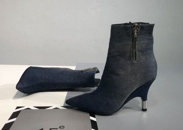 2020 designer luxury ladies fashion classic socks high-heel boots high-end flying shoes autumn and winter season non-slip socks boots, Black
2020 designer luxury ladies fashion classic socks high-heel boots high-end flying shoes autumn and winter season non-slip socks boots, Black