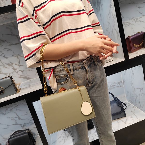 singapore limited small ck semi-metal listing 2019 new women's satchel satchel bag chain shoulder messenger bag fashion, White
singapore limited small ck semi-metal listing 2019 new women's satchel satchel bag chain shoulder messenger bag fashion, White