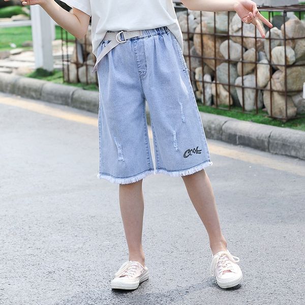 2020 summer new girls' jeans jeans panty korean-style ripped medium and large children's pants children's shorts shorts trend, Blue
2020 summer new girls' jeans jeans panty korean-style ripped medium and large children's pants children's shorts shorts trend, Blue
