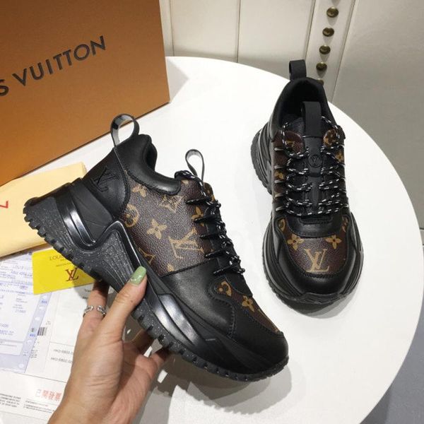 104 new designer luxury women's casual fashion shoes, women's outdoor casual shoes, high-quality materials, with original box, Black
104 new designer luxury women's casual fashion shoes, women's outdoor casual shoes, high-quality materials, with original box, Black