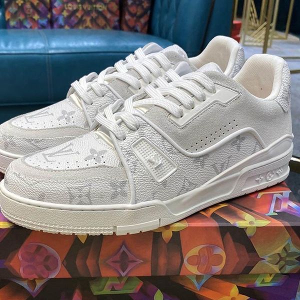 026 the high-quality men's casual sports shoes and outdoor casual shoes of the new brand designer, the original box size is 38-45, Black
026 the high-quality men's casual sports shoes and outdoor casual shoes of the new brand designer, the original box size is 38-45, Black