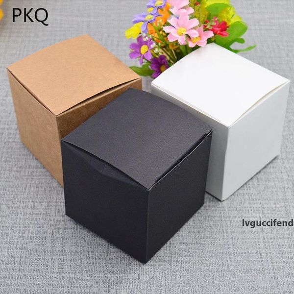 50pcs 5*5*5cm/6*6*6cm /7*7*7cm/8*8*8cm/9*9*9cm/10*10*10cm black/white/kraft paper square candy box wedding party favor gift box t200229
50pcs 5*5*5cm/6*6*6cm /7*7*7cm/8*8*8cm/9*9*9cm/10*10*10cm black/white/kraft paper square candy box wedding party favor gift box t200229