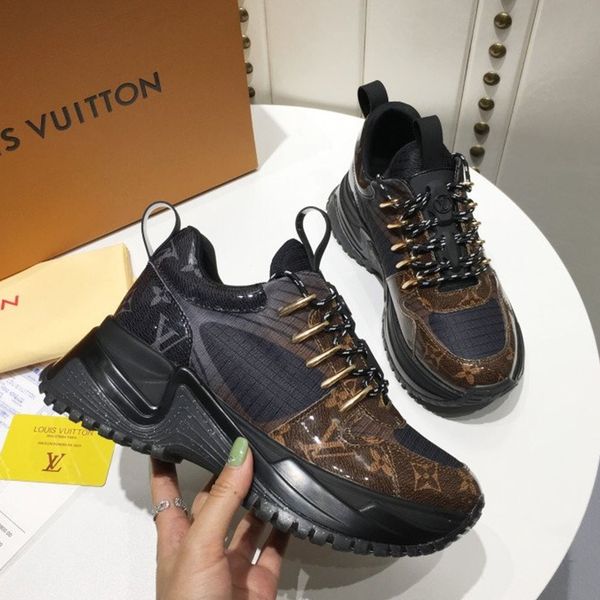026 new designer luxury women's casual fashion shoes, women's outdoor casual shoes, high-quality materials, with original box, Black
026 new designer luxury women's casual fashion shoes, women's outdoor casual shoes, high-quality materials, with original box, Black