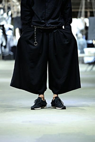 korean version of the new pure-color loose-fitting youth fashion fashion casual leg trousers men culottes stage dress, Black
korean version of the new pure-color loose-fitting youth fashion fashion casual leg trousers men culottes stage dress, Black