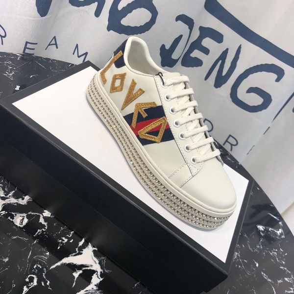 2020-2019s limited edition luxury designer men and women casual shoes couple shoes fashion wild sports shoes, size: 35-46
2020-2019s limited edition luxury designer men and women casual shoes couple shoes fashion wild sports shoes, size: 35-46