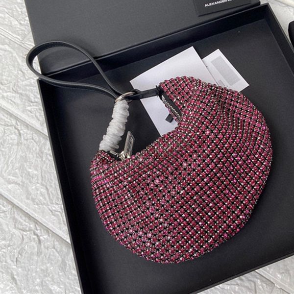 2020 fashion semicircle bags latest women's leather zipper handbag flat pocket shoulder messenger czech drill handbags
2020 fashion semicircle bags latest women's leather zipper handbag flat pocket shoulder messenger czech drill handbags