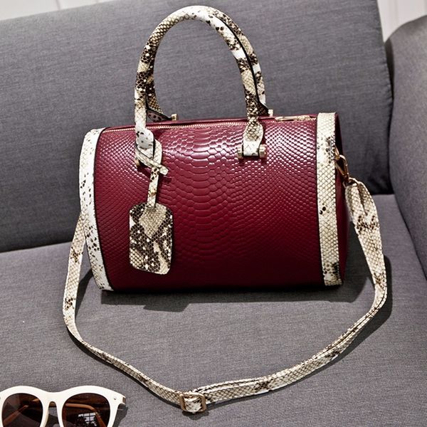 women's bag 2020 korean version of the new fashion wild tide female crocodile pattern portable diagonal shoulder boston bag
women's bag 2020 korean version of the new fashion wild tide female crocodile pattern portable diagonal shoulder boston bag