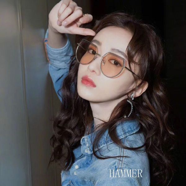2020 new korea brand gentle hammer sunglasses women men cat eye frame sun glasses with original packaging, White;black
2020 new korea brand gentle hammer sunglasses women men cat eye frame sun glasses with original packaging, White;black