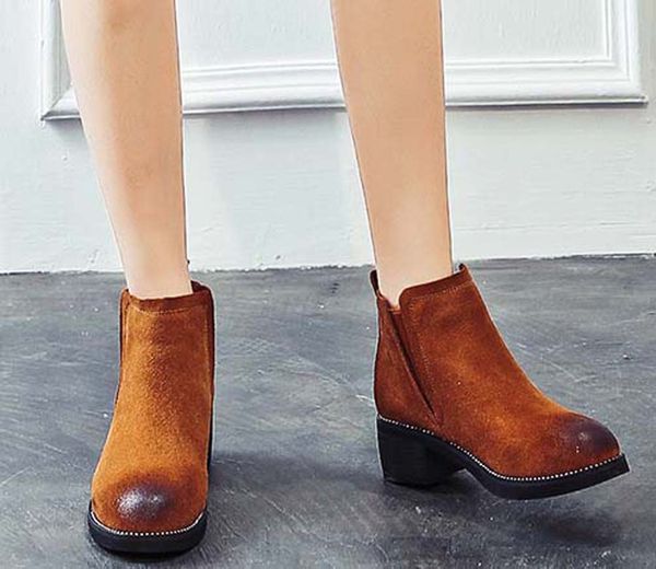 new designer boots for women fashionable and exquisite womens boots high heels and genuine leather outdoors fashion women boots 10 p137, Black
new designer boots for women fashionable and exquisite womens boots high heels and genuine leather outdoors fashion women boots 10 p137, Black