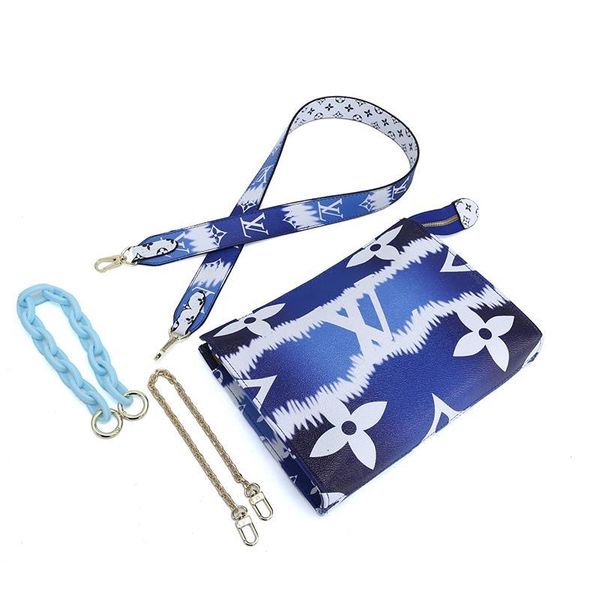 classic womens leather clutch bag toilet pouch crossbody bags drop ship ladies totes zipper messenger bag retro shoulder bags handbag
classic womens leather clutch bag toilet pouch crossbody bags drop ship ladies totes zipper messenger bag retro shoulder bags handbag