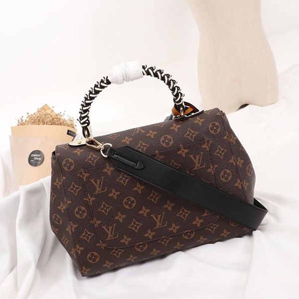 new arrival womens bag leather shoulder small flap crossbody handbags ladies handle tote messenger bags with origin box
new arrival womens bag leather shoulder small flap crossbody handbags ladies handle tote messenger bags with origin box