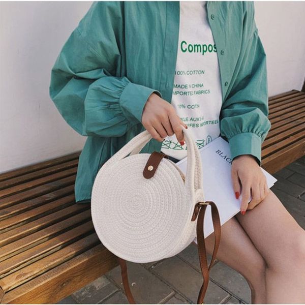 2020 summer round straw beach bag vintage handmade women bohemian shoulder bag rattan bags sac a main bolso femme
2020 summer round straw beach bag vintage handmade women bohemian shoulder bag rattan bags sac a main bolso femme