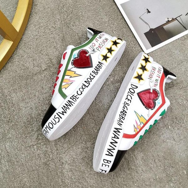 2020s trend hand-painted graffiti leather casual shoes men and women outdoor sports shoes fashion wild couple shoes, size 35-45, Black
2020s trend hand-painted graffiti leather casual shoes men and women outdoor sports shoes fashion wild couple shoes, size 35-45, Black